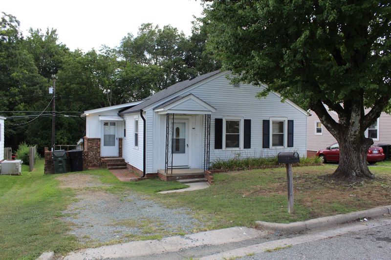 1128 Ava St, Burlington, NC 27215