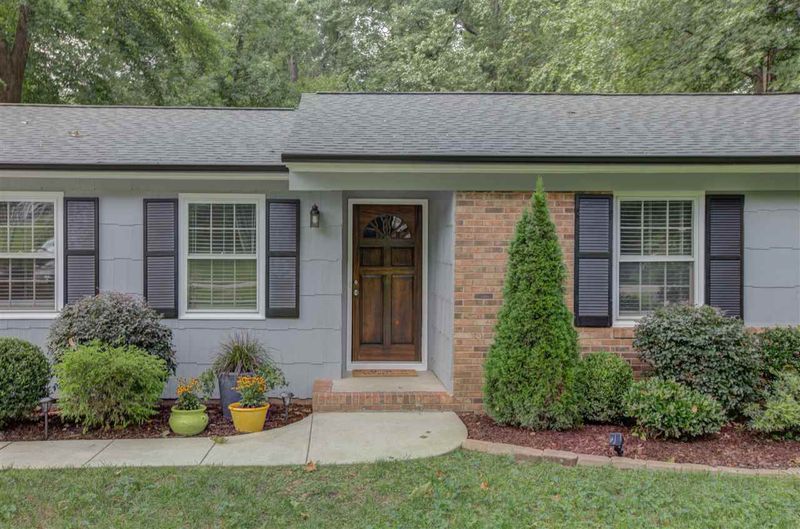 1128 Manchester Dr, Cary, NC 27511