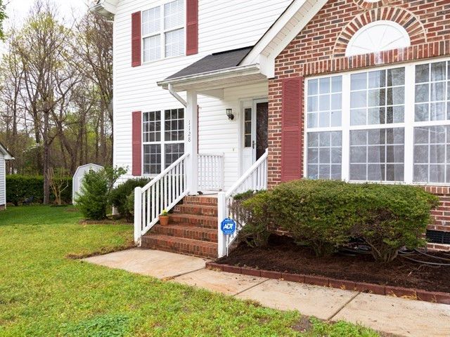 1128 Pilton Pl, Raleigh, NC 27604