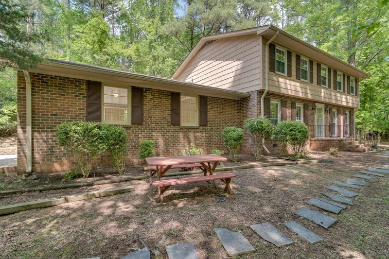 1128 Sandlewood Dr, Durham, NC 27712