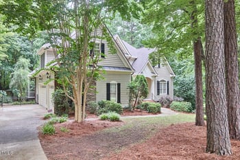 1128 Tacketts Pond Dr, Raleigh, NC 27614