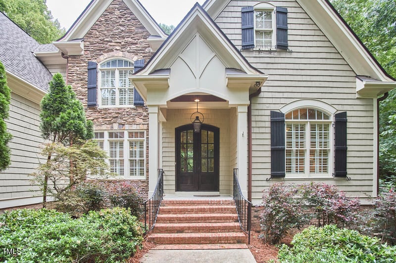 1128 Tacketts Pond Dr, Raleigh, NC 27614