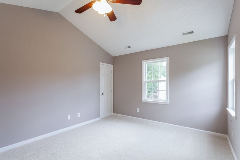 1129 Curtiss Dr, Garner, NC 27529