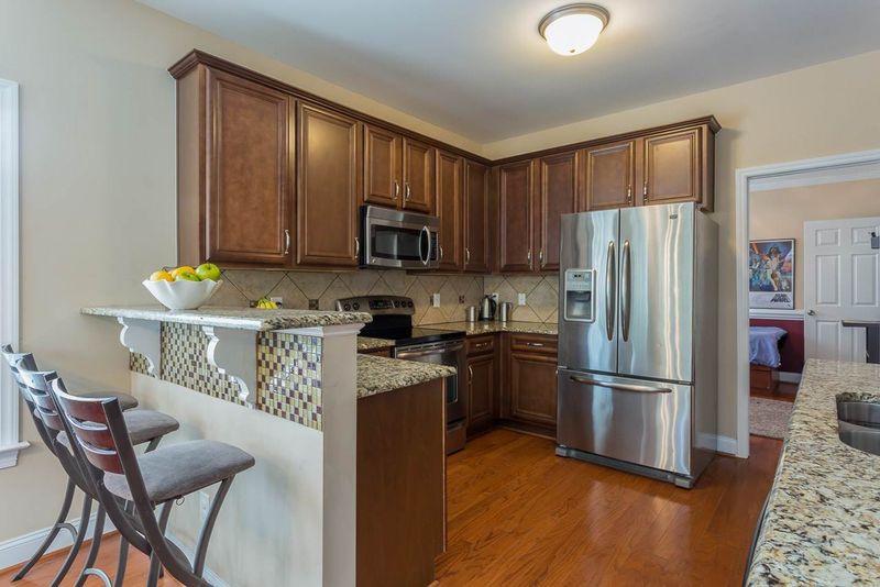 1129 Dexter Ridge Dr, Holly Springs, NC 27540