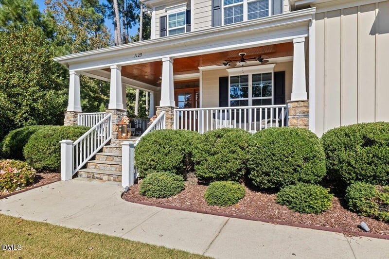 1129 Hollymont Dr, Holly Springs, NC 27540