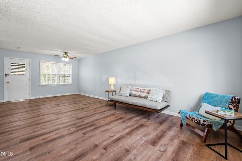 1129 Marlborough Rd, Raleigh, NC 27610