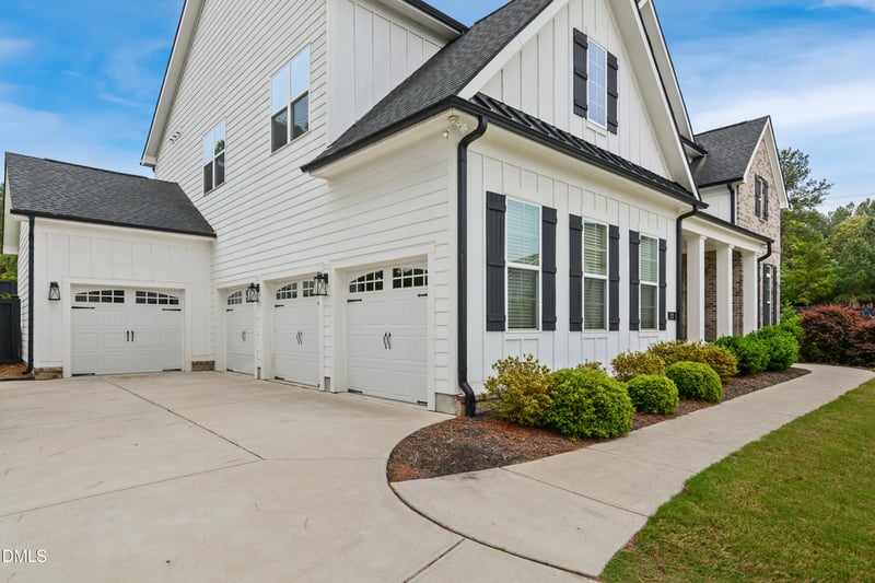 113 Amberwing Ct, Holly Springs, NC 27540