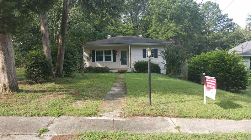 113 W Blanche St, Clayton, NC 27520