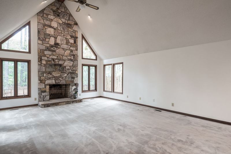 113 Bourke Pl, Cary, NC 27511
