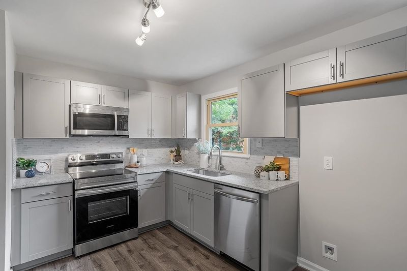 113 Burnham Ct, Garner, NC 27529