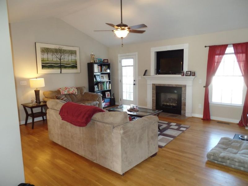 113 Cale Dr, Burlington, NC 27215