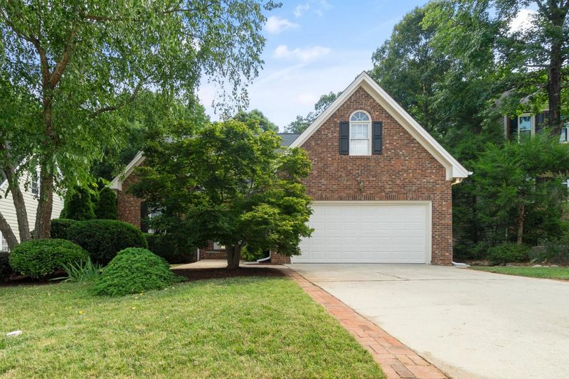 113 Chatsworth St, Cary, NC 27513