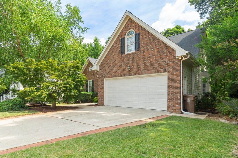 113 Chatsworth St, Cary, NC 27513