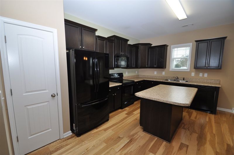 113 Drop Seed Ln, Smithfield, NC 27577