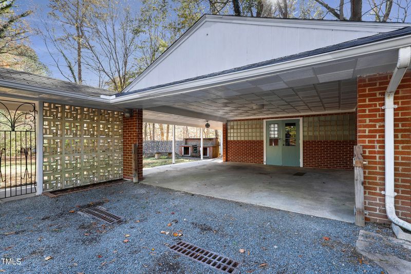 113 N Estes Dr, Chapel Hill, NC 27514