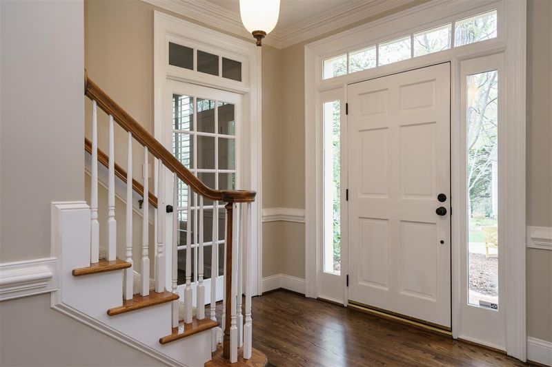 113 Fox Briar Ln, Cary, NC 27518
