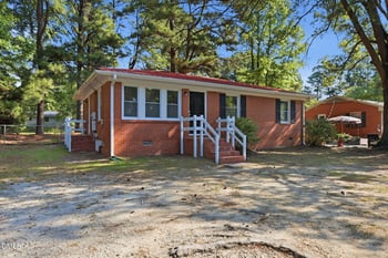 113 E Franklin St, Zebulon, NC 27597