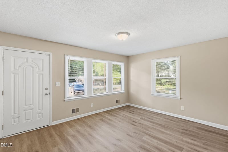 113 Franklin St, Zebulon, NC 27597