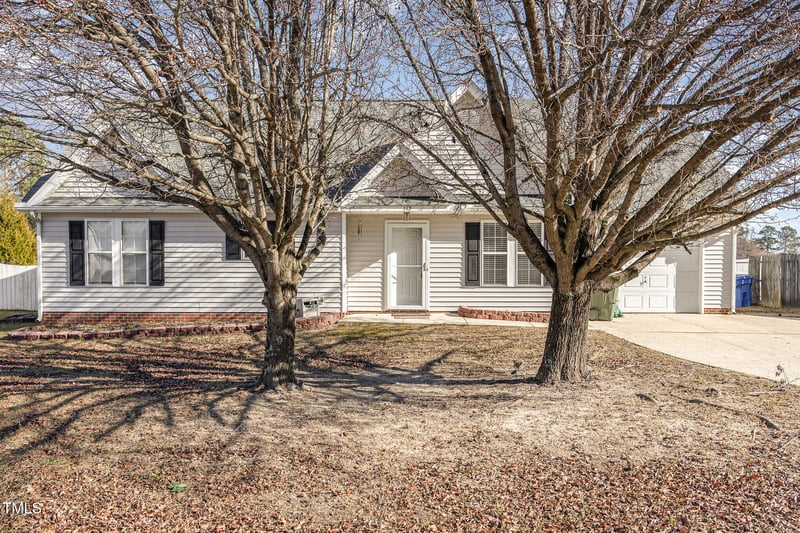 113 Friars Chase Ln, Fuquay Varina, NC 27526