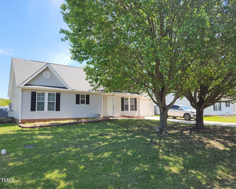 113 Friars Chase Ln, Fuquay Varina, NC 27526