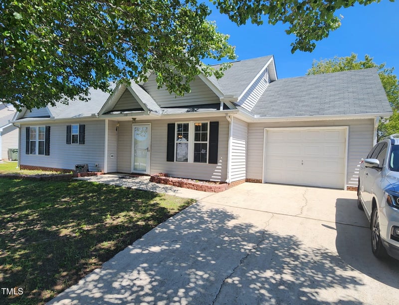 113 Friars Chase Ln, Fuquay Varina, NC 27526