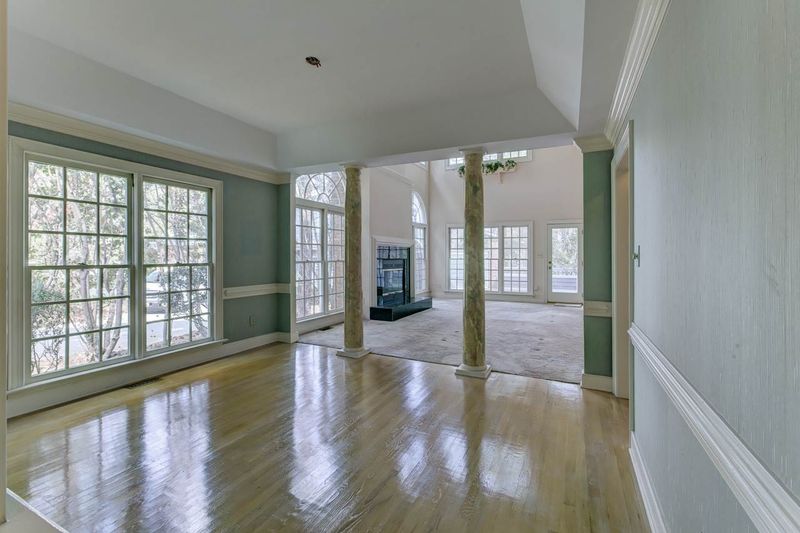 113 Greensview Dr, Cary, NC 27518