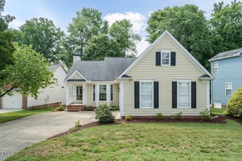 113 Gremar Dr, Holly Springs, NC 27540