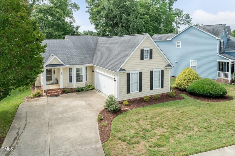 113 Gremar Dr, Holly Springs, NC 27540