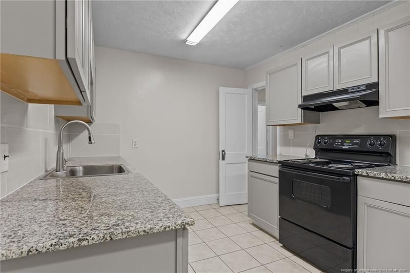 113 John St, Fayetteville, NC 28305
