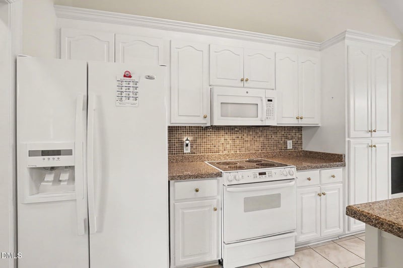 113 Lake Point Dr, Clayton, NC 27527