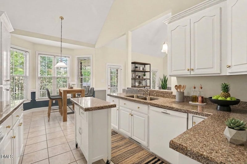 113 Lake Point Dr, Clayton, NC 27527