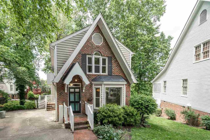 113 Leeward Ct, Cary, NC 27511