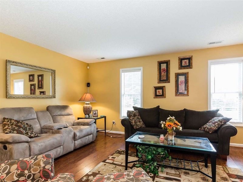 113 S Lintel Dr, Fuquay Varina, NC 27526
