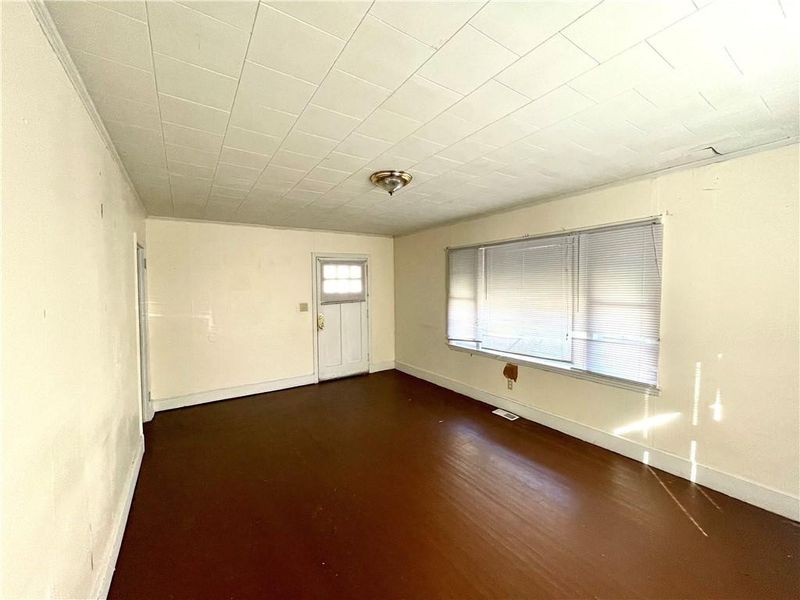 113 Markham St, Burlington, NC 27215