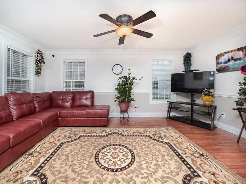 113 Penncross Dr, Raleigh, NC 27610