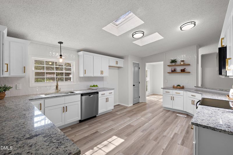 113 Pineview Dr, Louisburg, NC 27549