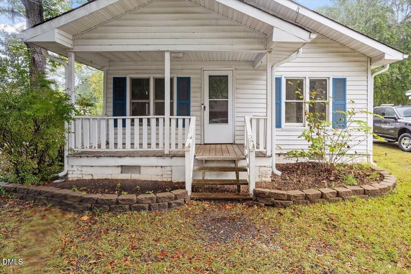 113 Poplar St, Angier, NC 27501