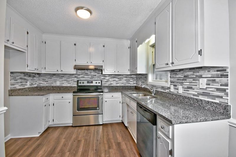 113 River Oak Dr, Clayton, NC 27520