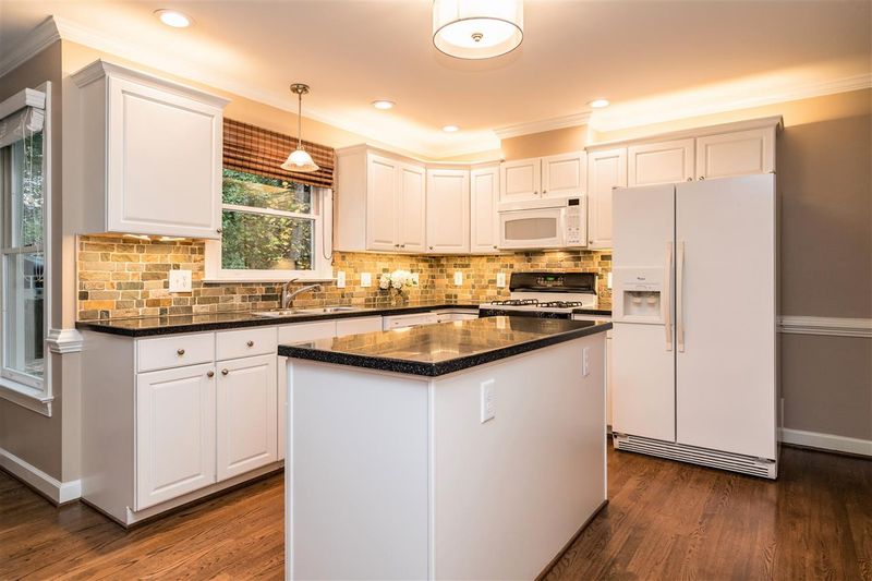 113 Rushingwater Dr, Cary, NC 27513