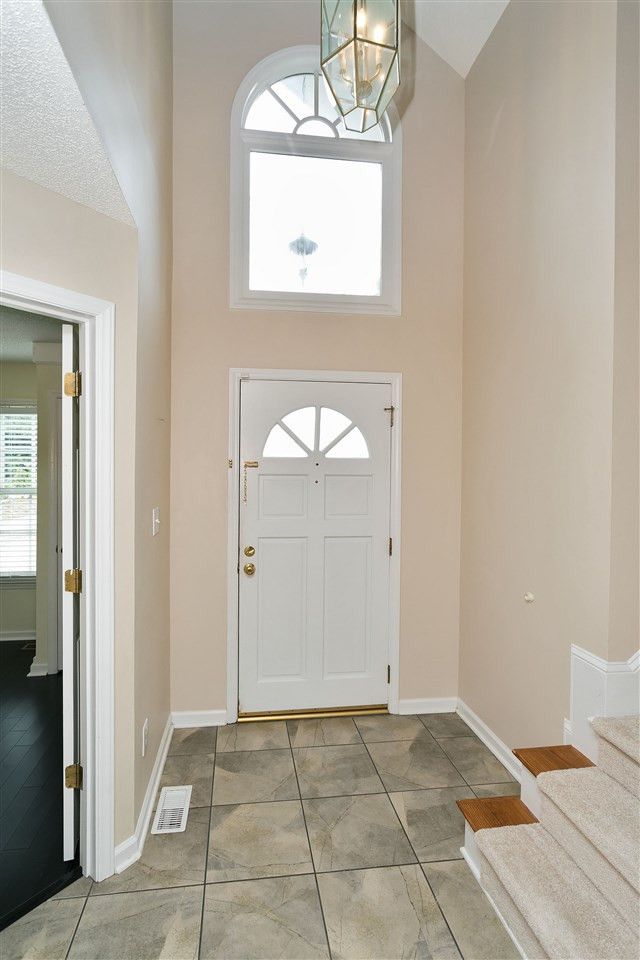 113 Silverridge Ct, Cary, NC 27513