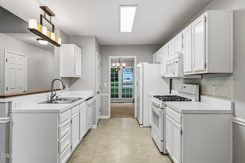113 Solstice Cir, Cary, NC 27513