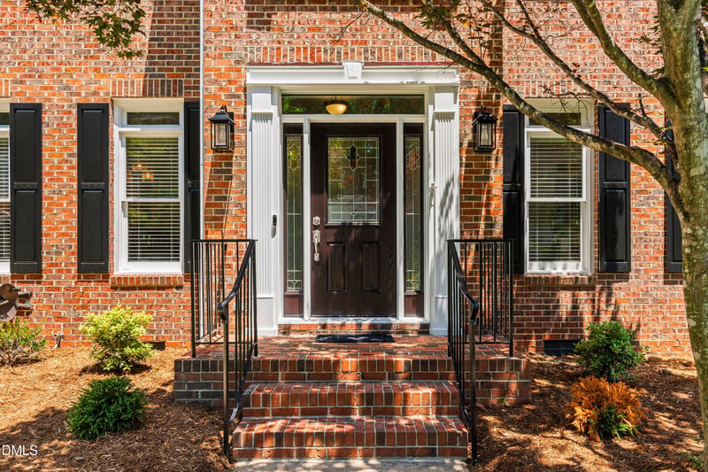 113 Stoneleigh Dr, Cary, NC 27511