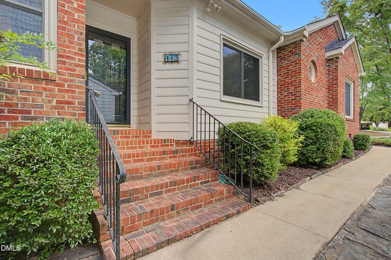 113 Tiercel Ct, Cary, NC 27518