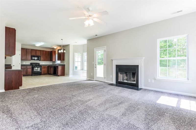 113 Trevor Ridge Dr, Holly Springs, NC 27540