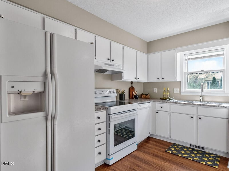 113 Weatherstone Dr #B, Chapel Hill, NC 27514
