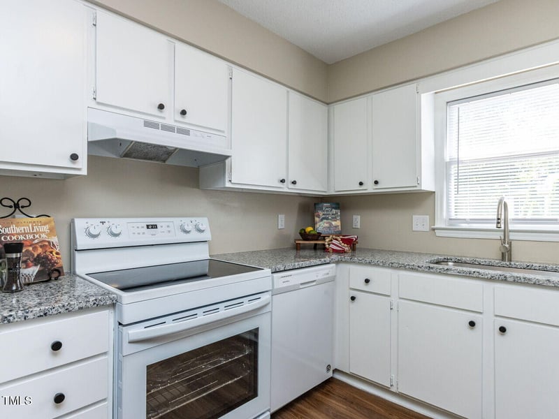113 Weatherstone Dr, Chapel Hill, NC 27514