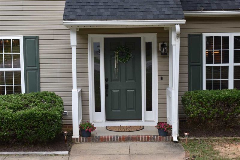 113 Wellspring Dr, Holly Springs, NC 27540