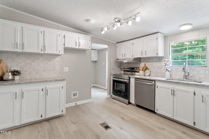 113 Winding Creek Dr, Youngsville, NC 27596