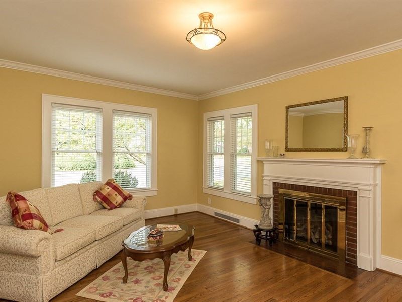 1130 Aycock, Burlington, NC 27215