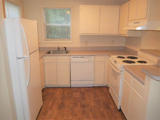 1130 Carlton Ave #102, Raleigh, NC 27606
